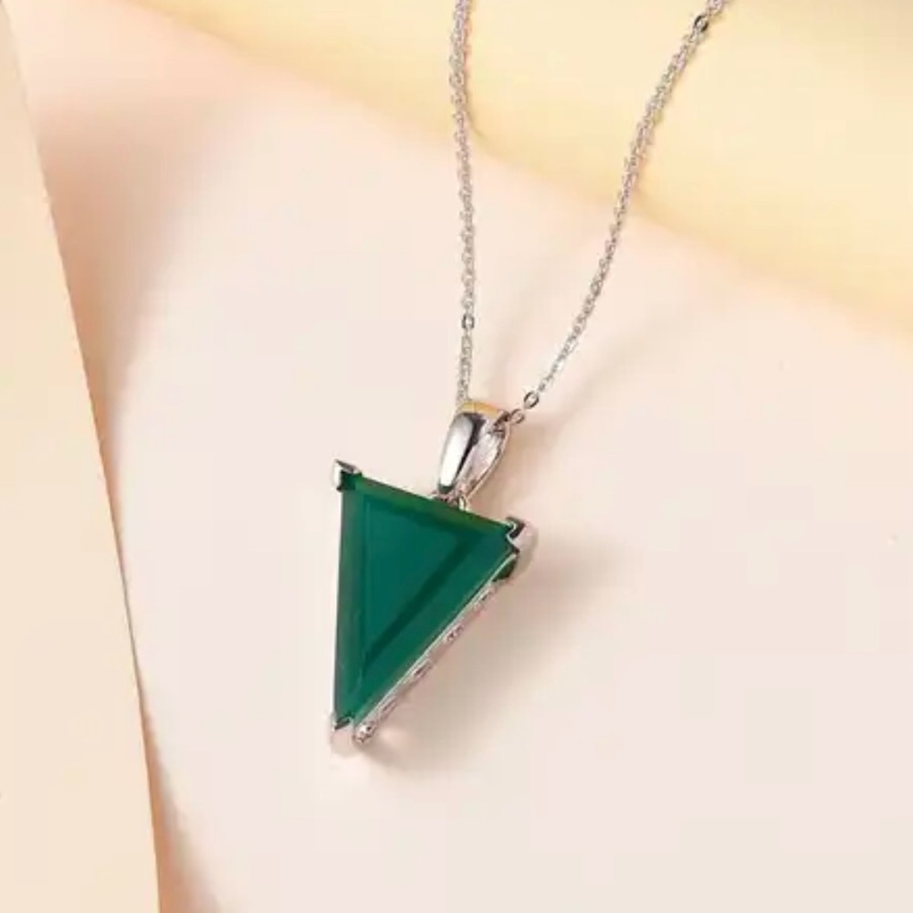 Verde Onyx Solitaire Pendant Necklace in Platinum over Sterling Silver.  NWT